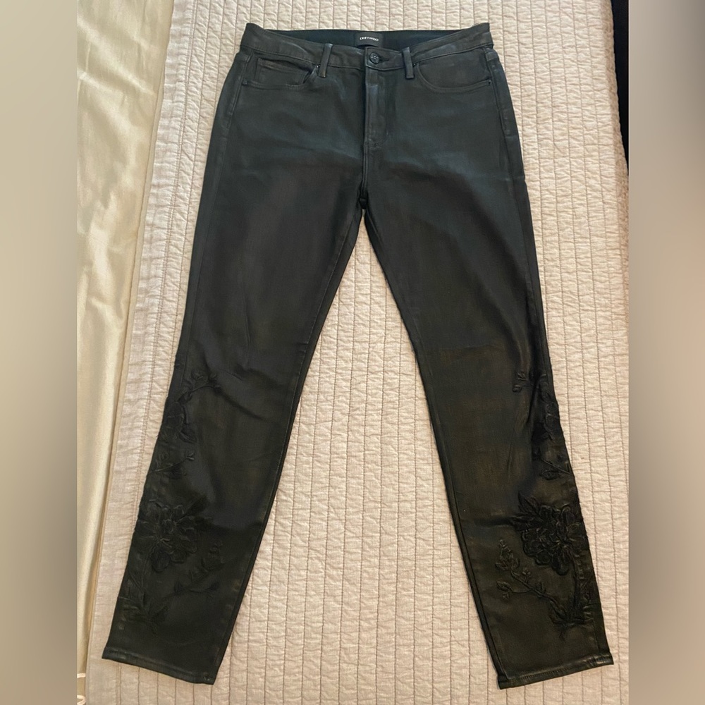 Driftwood high rise Jackie coated jean with embroidered detail.